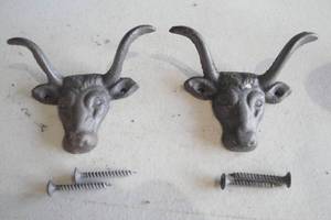 lot 264 image: Pair Of Cast Iron Bull Head Drawer Pulls, About 2-12 x 2-12