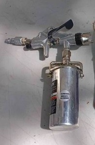 lot 35 image: Husky Siphon Feed Detail Spray Gun Model H4910DSG