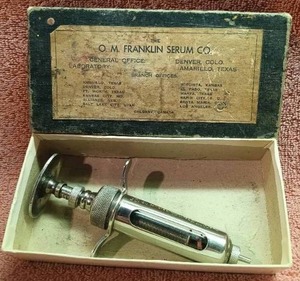 lot 62 image: Vintage O.M. Franklin Syringe NO.10F in Box
