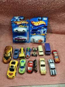 lot 65 image: Nice Selection of 164 Scale Diecast Cars--Some are new