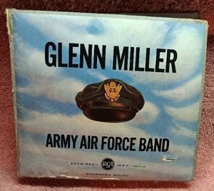 lot 72 image: Vintage Glenn Miller Army Air Force Band 45 R.P.M. Vinyl Record Collection