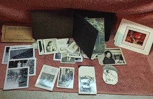 lot 86 image: Nice Selection of Vintage Photos and German Postcards