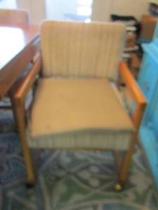 lot 31 image: Green padded swivel seat bar stools qty 3 great condition wooden base
