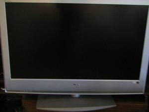 lot 39 image: Bravia TV by Sony 46 screen
