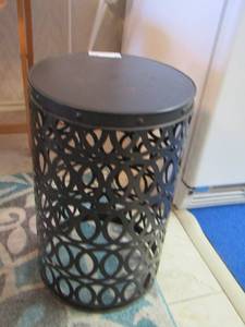lot 44 image: metal circular table 1912