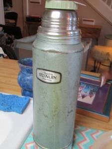 lot 68 image: Aladdin Stanley thermos