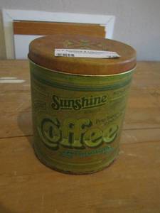 lot 79 image: Vintage Sunshine brand coffee tin
