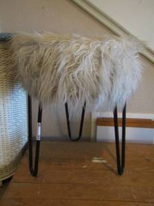 lot 80 image: Metal base fluffy vanity seat