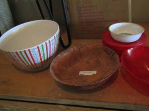 lot 86 image: various bowls