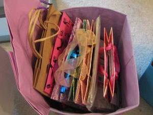 lot 126 image: gift bags - tissue paper