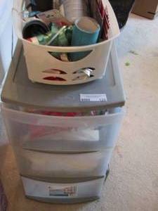 lot 125 image: 3 drawer organizer with ribbons, small gift bags