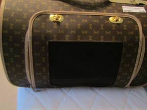 lot 128 image: brown dog carrier