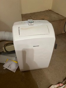 lot 3 image: HISENSE PORTABLE AIR CONDITIONER  W VENTS & REMOTE