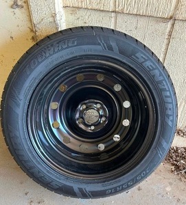 lot 153 image: SENTRY TOURING TIRE ON RIM 20555R16R    LIKE NEW