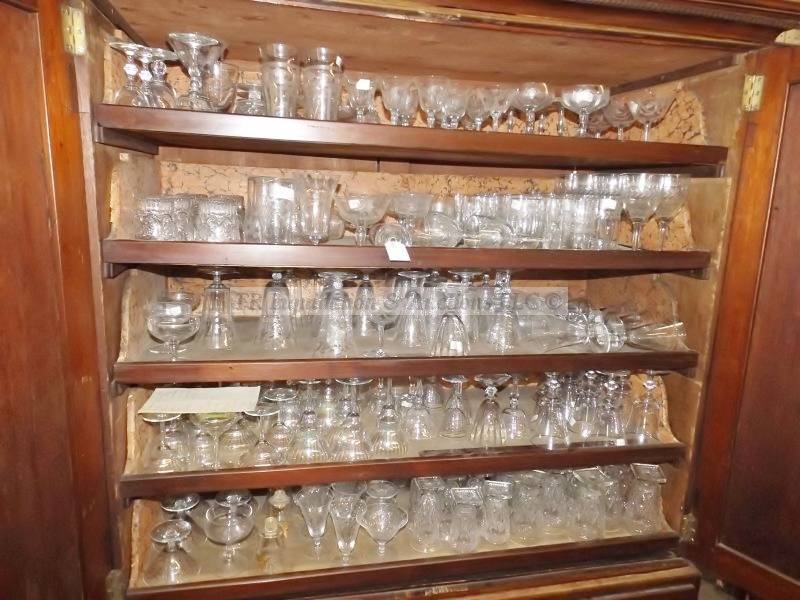 lot 17 image: Various crystal ware