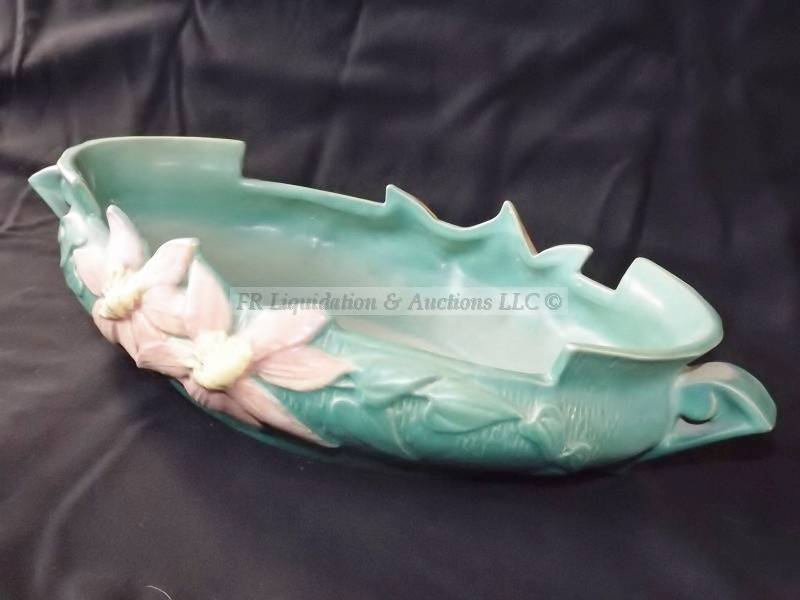 lot 25 image: Vintage genuine Roseville Clematis bowl