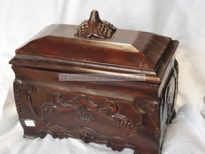 lot 36 image: Indonesian jewelry chest