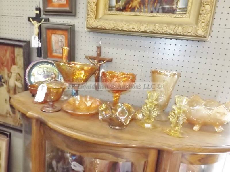 lot 49 image: Marigold  Clambroth carnival glassware
