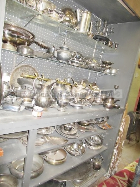 lot 142 image: Silver plate serving pieces