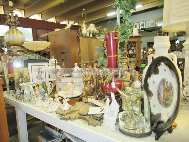 lot 162 image: Various religious theme items