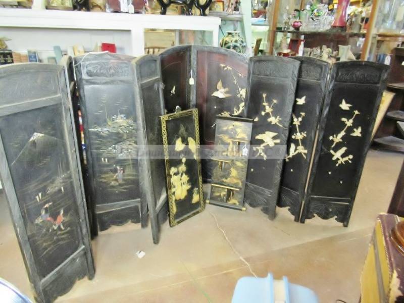 lot 167 image: Asian theme counter top privacy walls