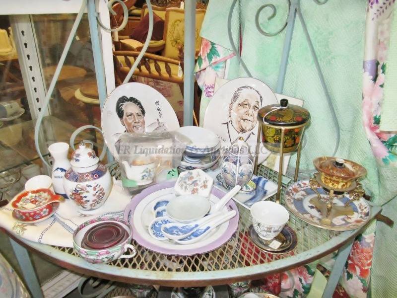 lot 172 image: Asian theme collectibles