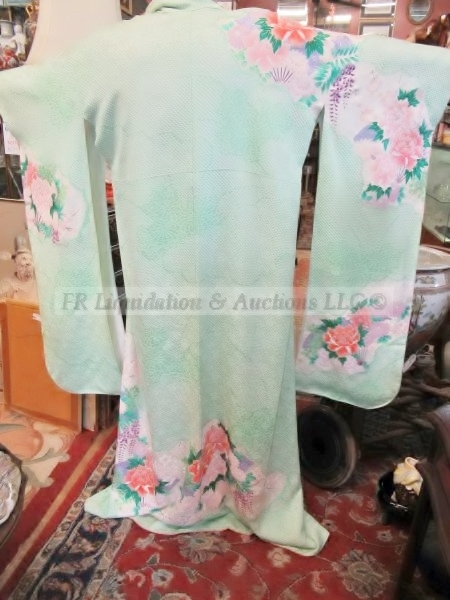 lot 175 image: Asian theme Kimono robes