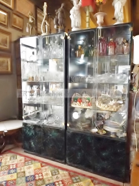 lot 66 image: Glass display cases