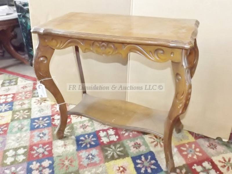 lot 69 image: Mid century maple entry table