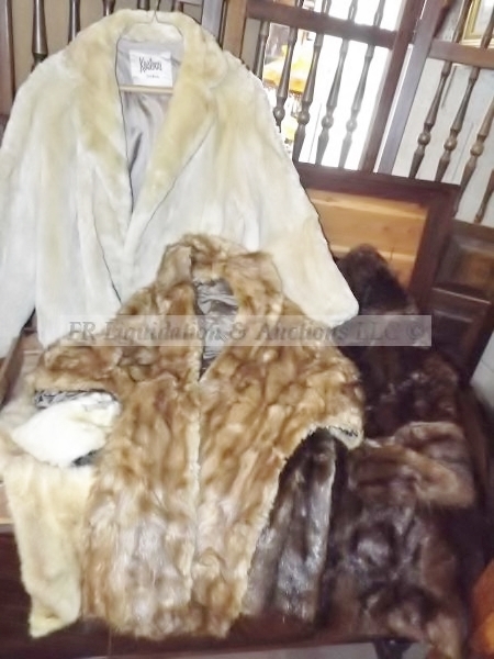 lot 77 image: Genuine furs for crafts or projects