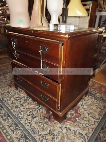 lot 92 image: Riverside night stand & contents