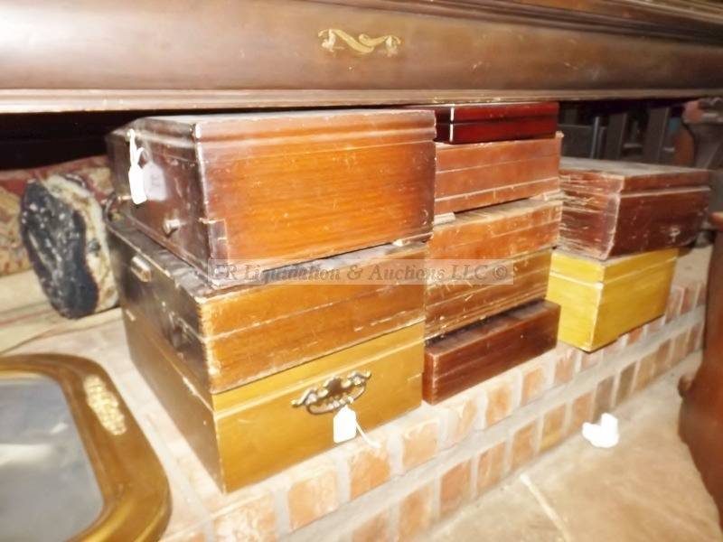 lot 728 image: Vintage silverware storage cases