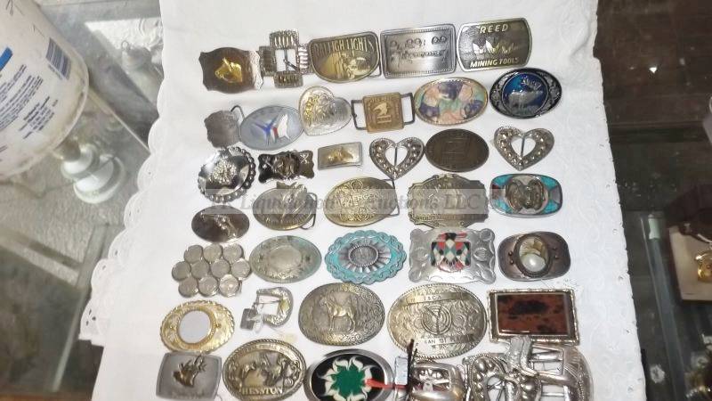 lot 850 image: Belt buckles - wide variety and styles