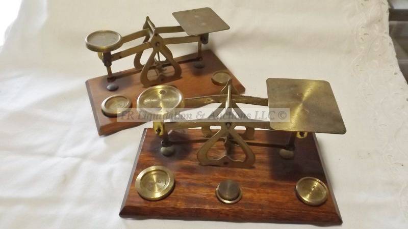 lot 844 image: Classic counter top balance scales