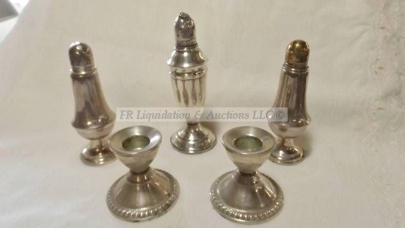 lot 841 image: Sterling silver serving pieces
