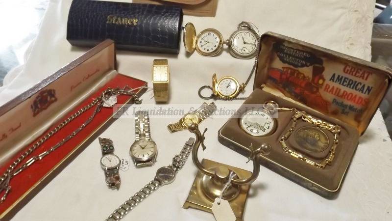 lot 840 image: Vintage watch collection