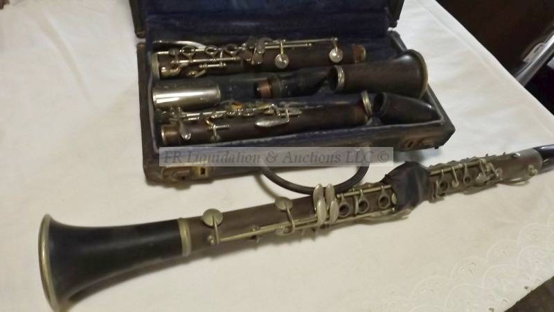 lot 833 image: Made in France clarinet