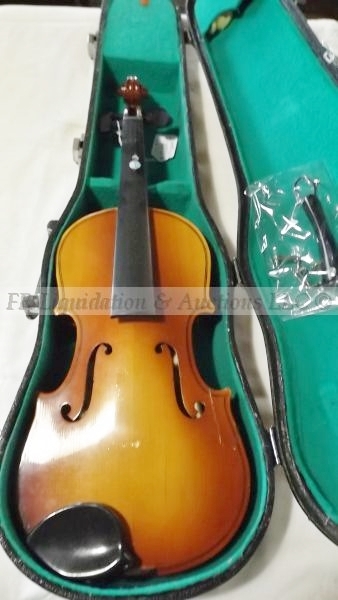 lot 831 image: Vintage Bestler violin with case