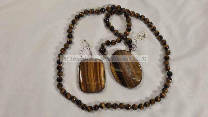 lot 816 image: Tigers Eye Necklace with Pendant