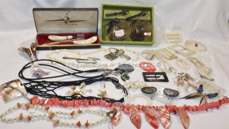 lot 807 image: Assorted Mother Of Pearl