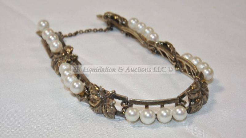 lot 806 image: 950 Sterling silver and 18K gold filled cultured pearl bracelet