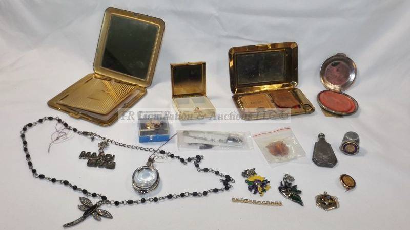 lot 794 image: Vintage compacts jewelry and more