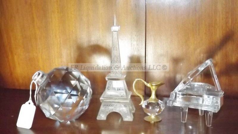 lot 787 image: Crystal figures