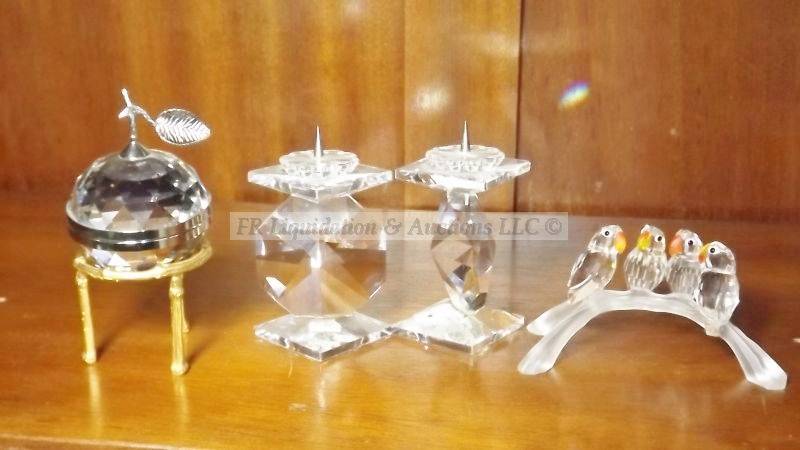 lot 784 image: Swarovski Crystal figures