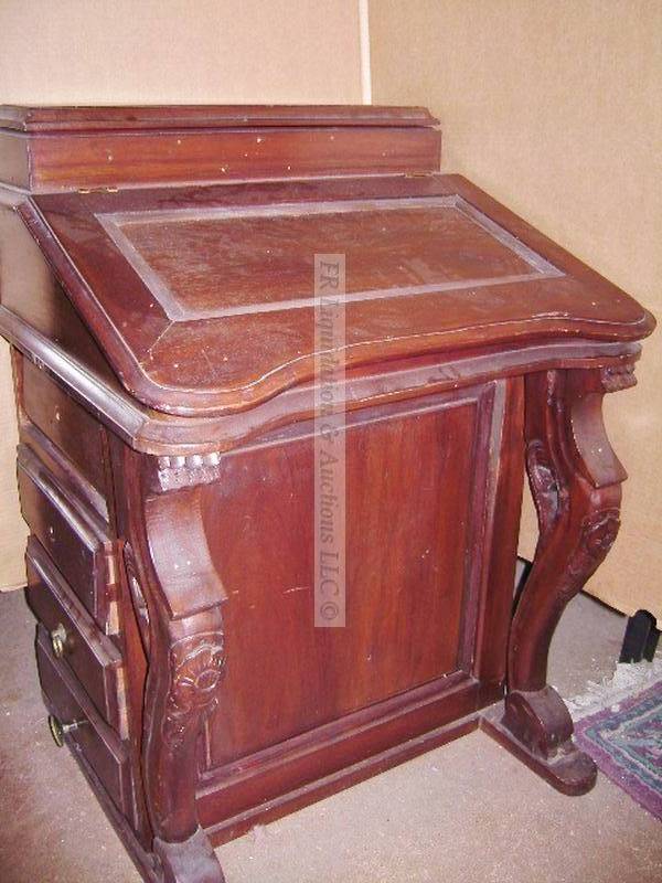 lot 263 image: Vintage davenport writing desk