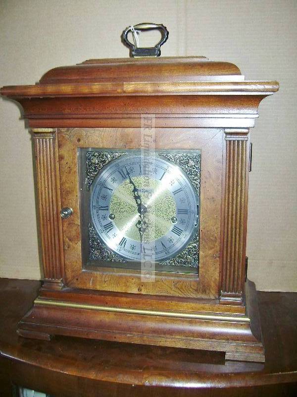 lot 264 image: Howard Miller mantle clock