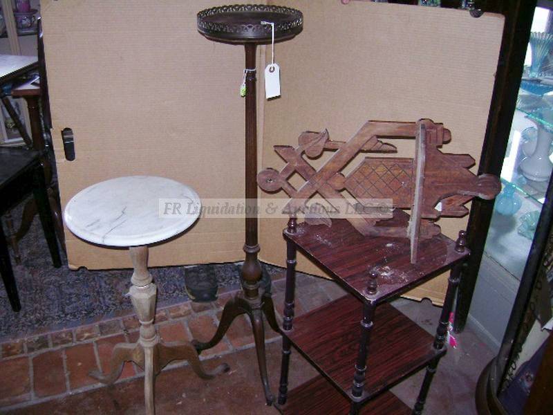 lot 266 image: Vintage display tables