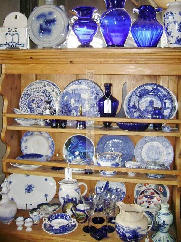 lot 270 image: Blue theme ceramics