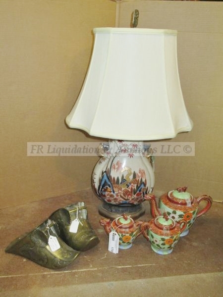 lot 170 image: Asian inspired lamp & tea set