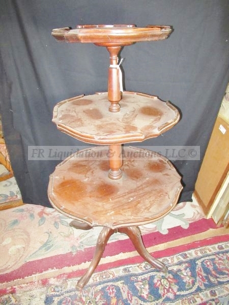 lot 177 image: Mid century solid mahogany dumbwaiter